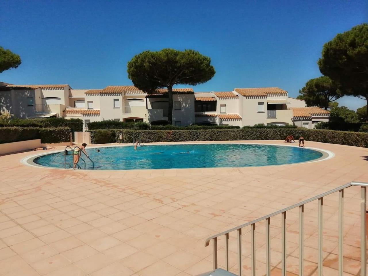 Appartement 4/6 Personnes Plain Pied - 5Min Plage - Piscine En Face Agde Bagian luar foto